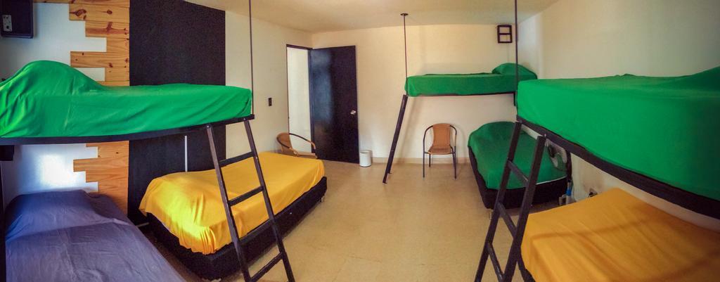 Blackpine Hostel Medellín Szoba fotó