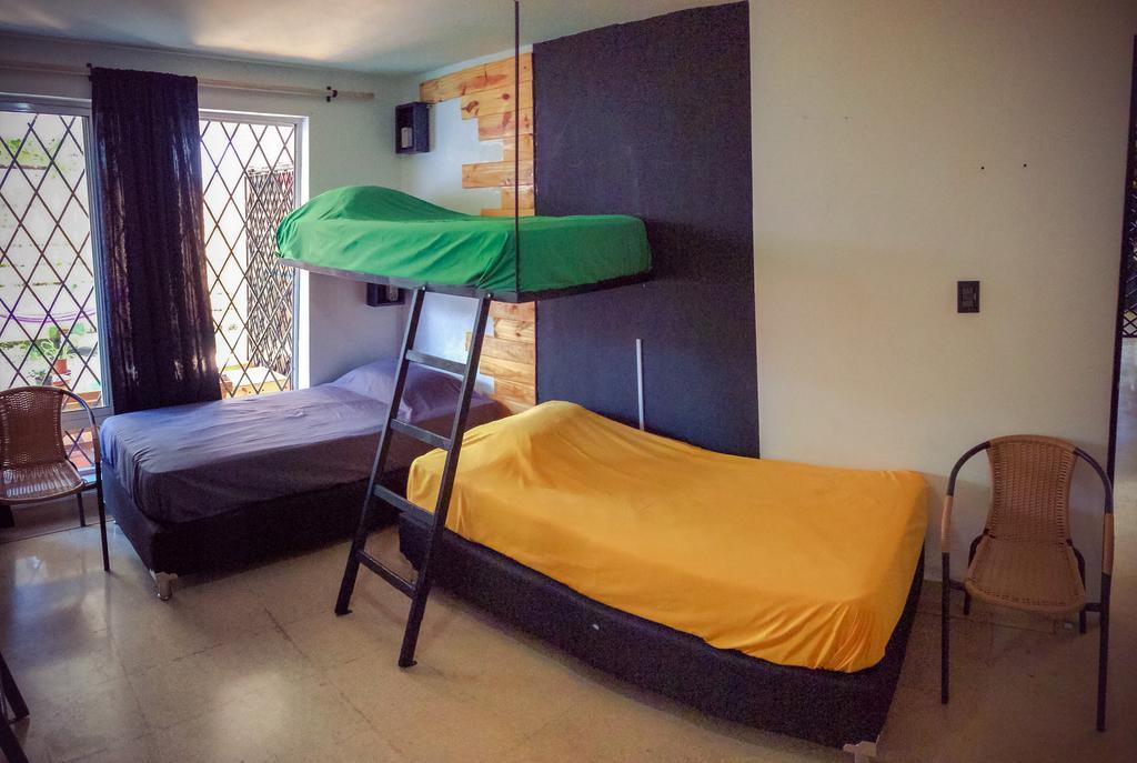 Blackpine Hostel Medellín Szoba fotó