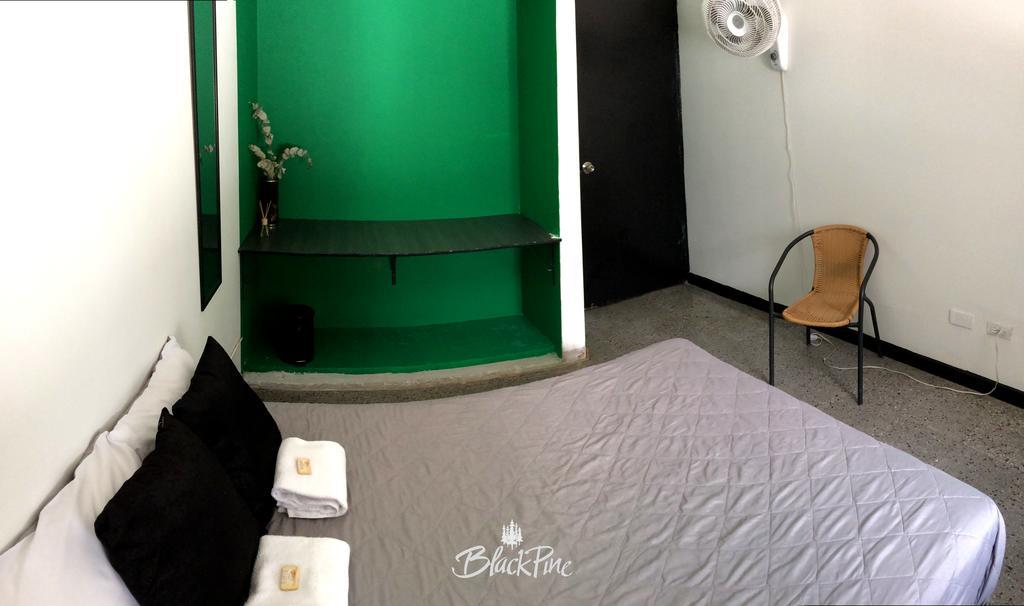 Blackpine Hostel Medellín Kültér fotó