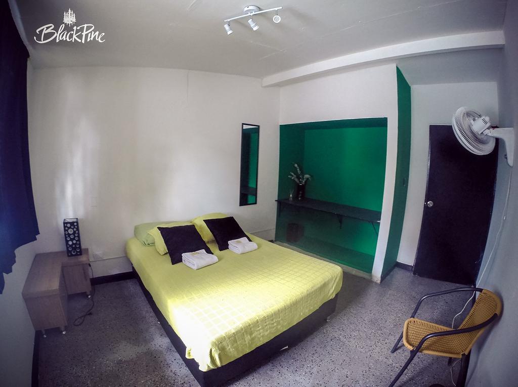 Blackpine Hostel Medellín Kültér fotó